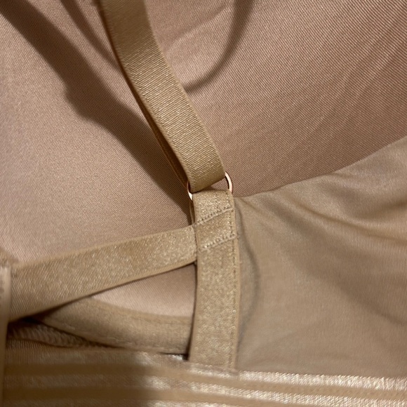 Savage X Fenty Tan Seamless Bra with Molded Cups - Picture 5 of 9